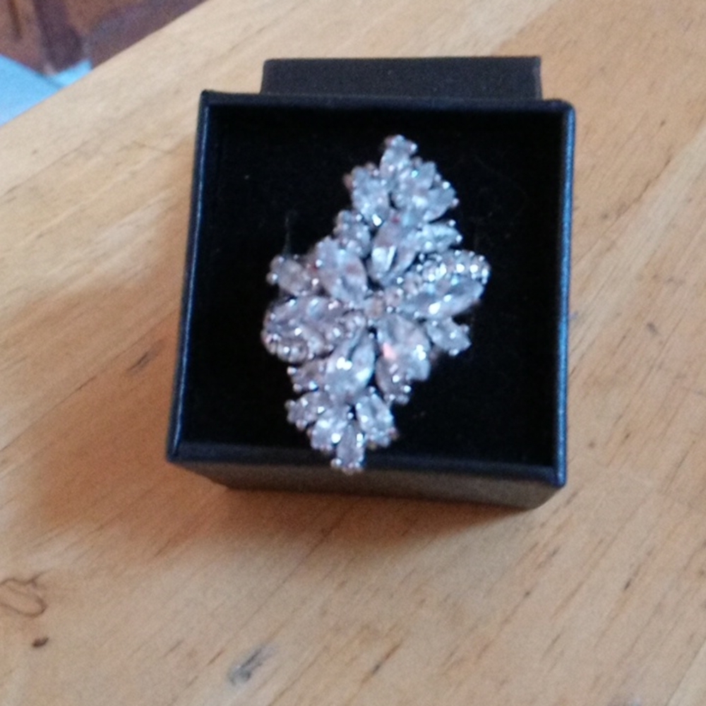 Beautiful clear stone ring